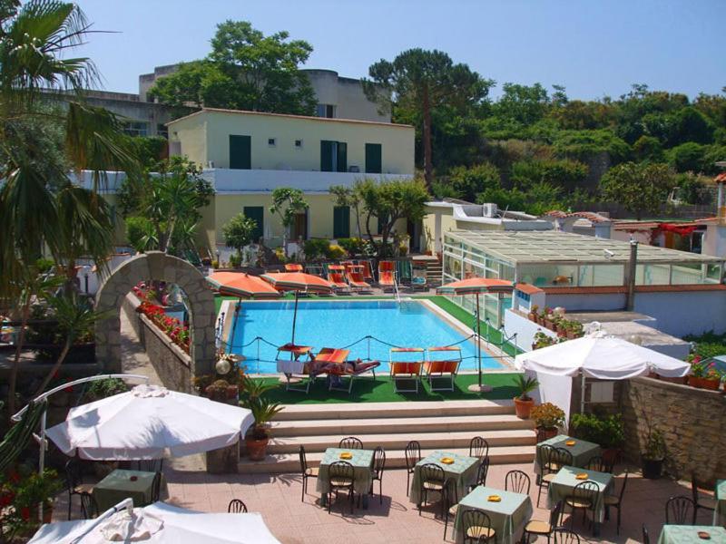 Albergo Villa Hibiscus Forio  Exterior photo